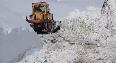 Merkezde Kar Yok Orada Yol Açma Çalışmaları Devam Ediyor