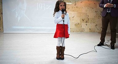 6 yaşındaki minik öğrenci İstiklal Marşı'nı ezbere okudu