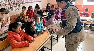 Ağrı'da öğrencilere KADES uygulaması tanıtıldı