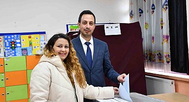 Ardahan'da oy kullanma işlemi başladı