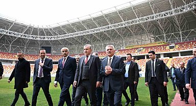 Bakan Bak: "Türkiye'nin dört bir yanında tesisler yapıyoruz"