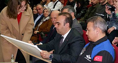 Bakan Kacır: "Ne yapıyorsak, kalbine, Türk gençliğini, Teknofest kuşağını koyuyoruz"