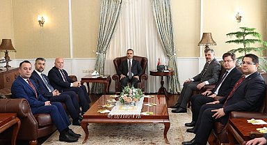 Bakan Kacır'dan Valilik ve Büyükşehir Belediyesi'ne ziyaret