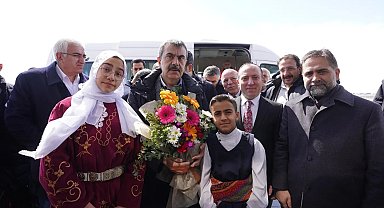 Bakan Tekin Erzurum'da