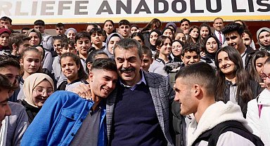 Bakan Tekin Pasinler'de öğretmen ve öğrencilerle buluştu