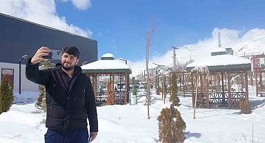 Başkale'de kar manzaraları kartpostallık görüntüler oluşturuyor