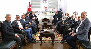 Battalgazi Muhtarlar Derneği'nden Başkan Güder'e teşekkür plaketi