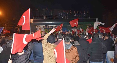 Bitlis'te AK Parti seçim kutlaması yaptı