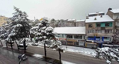 Bitlis'te eğitime kar engeli