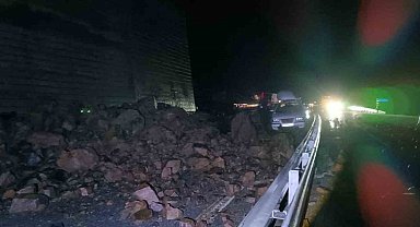 Bitlis'te etkili olan yağış heyelana neden oldu