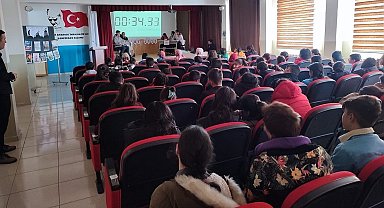 Çıldır'da öğrenciler münazarada buluştu