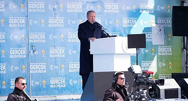 Cumhurbaşkanı Erdoğan: "Bugün doya doya teneffüs ettiğimiz özgürlük ortamı birileri tarafından bizlere altın tepside sunulmadı"