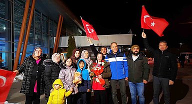 Dünya ikincisi özel sporcuya coşkulu karşılama