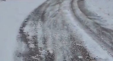 Elazığ'da kar yağışı nedeniyle 30 köy yolu ulaşıma kapandı