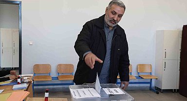 Elazığ'da oy kullanma işlemleri başladı