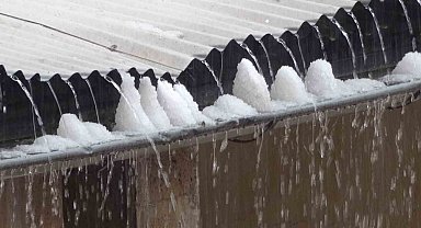 Elazığ'da sağanak ve dolu etkili oldu