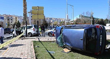 Elazığ'da trafik kazası: Önce araca ardından anne ve kızına çarptı