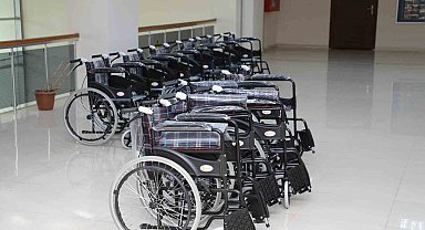 Erciş Belediyesinden 20 kişiye tekerlekli sandalye desteği