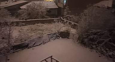 Erciş'te Mart ayında kar yağışı