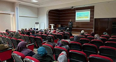 Erzincanlı umrecilere eğitim semineri