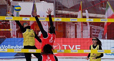 Erzurum'da kar voleybolu heyecanı