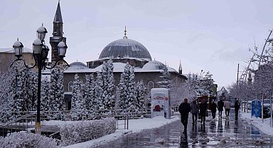 Erzurum'da kar yağışı sonrası kartpostallık manzaralar