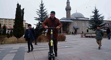 Erzurum'da scooterlar yollara çıktı, ihtiyarlar scooterı sevdi