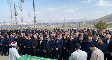 Geçirdiği trafik kazası sonrası hayatını kaybeden AK Partili Eryiğit toprağa verildi