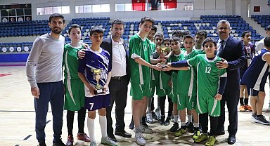 Hakkari'de futsal müsabakaları sona erdi