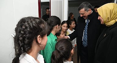 İftarlarını çocuklarla açtı