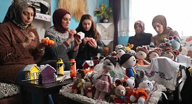 Kadınların el emekleri aile ekonomilerine katkı sağlıyor