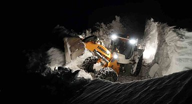 Kar kaplanları iftarlarını kar üzerinde açtı