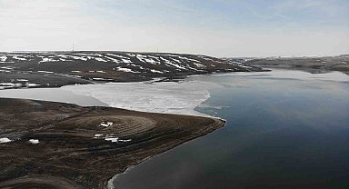 Kars Baraj Gölü'nün buzları çözüldü