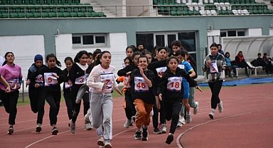 Kars'ta atletizm yarışları yapıldı