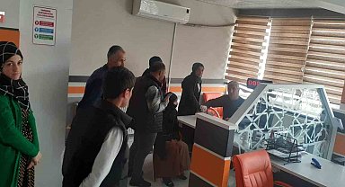 Kimliğini kaybeden seçmenler soluğu nüfus müdürlüklerinde aldı