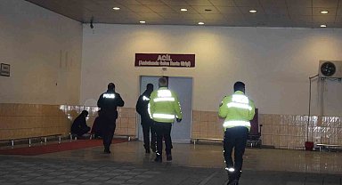 Otomobil ile motosiklet çarpıştı: 1 ağır yaralı