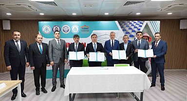 "Tulum Peyniri ve Toplu Sera Bölgesi" ile ilgili protokol imza töreni düzenlendi