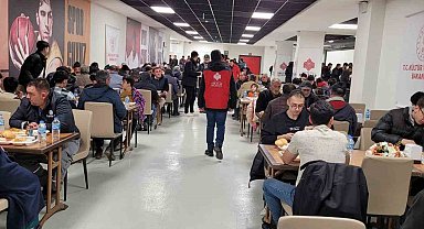 "Vakfeden Gönüllerin Bereketli Sofrası" dolup taşıyor