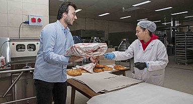 Ramazan Pidesi Atatürk Üniversiteli Öğrencilerden