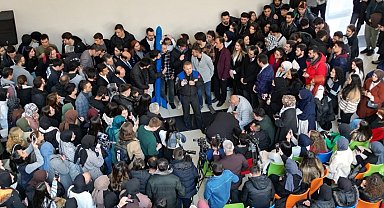 Sanayi ve Teknoloji Bakanı Kacır ile Türkiye'nin ilk Astronotu Gezeravcı ETÜ'lü gençlerle buluştu