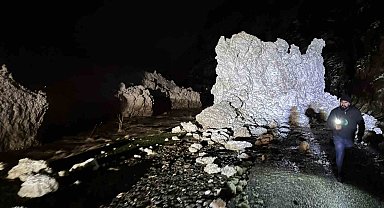 Seçim çalışmasından dönen başkanın konvoyunun önüne çığ düştü