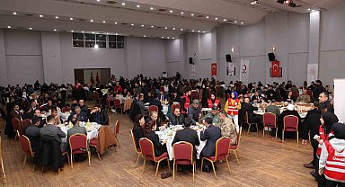 Şehit yakınları ve gaziler iftar yemeğinde bir araya geldi