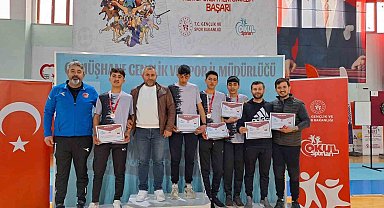 Tercan dart takımı bölge birincisi oldu