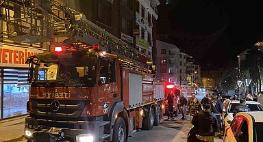 Tunceli'de bina boşluğunda yangın: Mahsur kalan evcil hayvanları itfaiye kurtardı