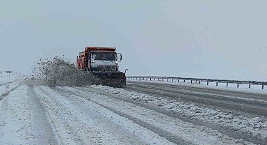 Van'da 11 yerleşim yerinin yolu ulaşıma kapandı