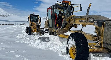 Van'da 129 yerleşim yerinin yolu ulaşıma kapandı