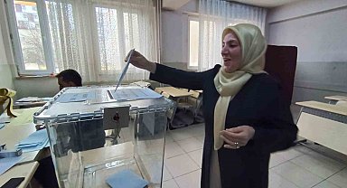 Van'da oy verme işlemi başladı