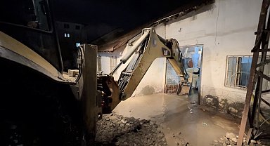 Yüksekova'da un değirmeni sular altında kaldı