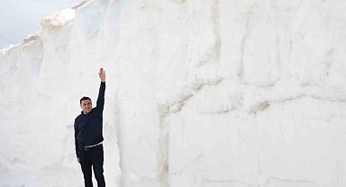 2 bin 250 rakımlı zirvede 6 metrelik karla mücadele çalışması