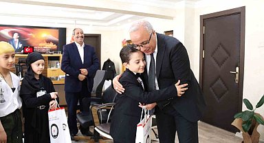 Ağrı Emniyet Müdürü İpar, ilkokul öğrencilerini ağırladı